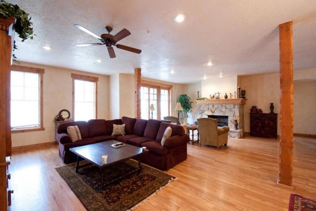 Town Point Condos By Park City Vacations Room photo