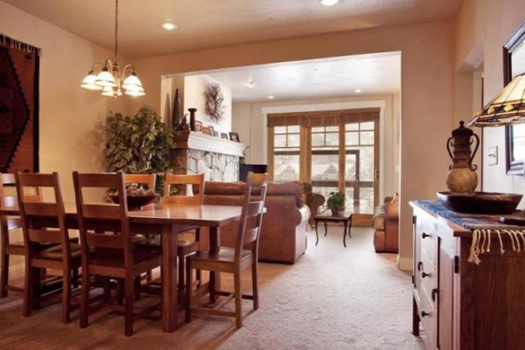 Town Point Condos By Park City Vacations Room photo