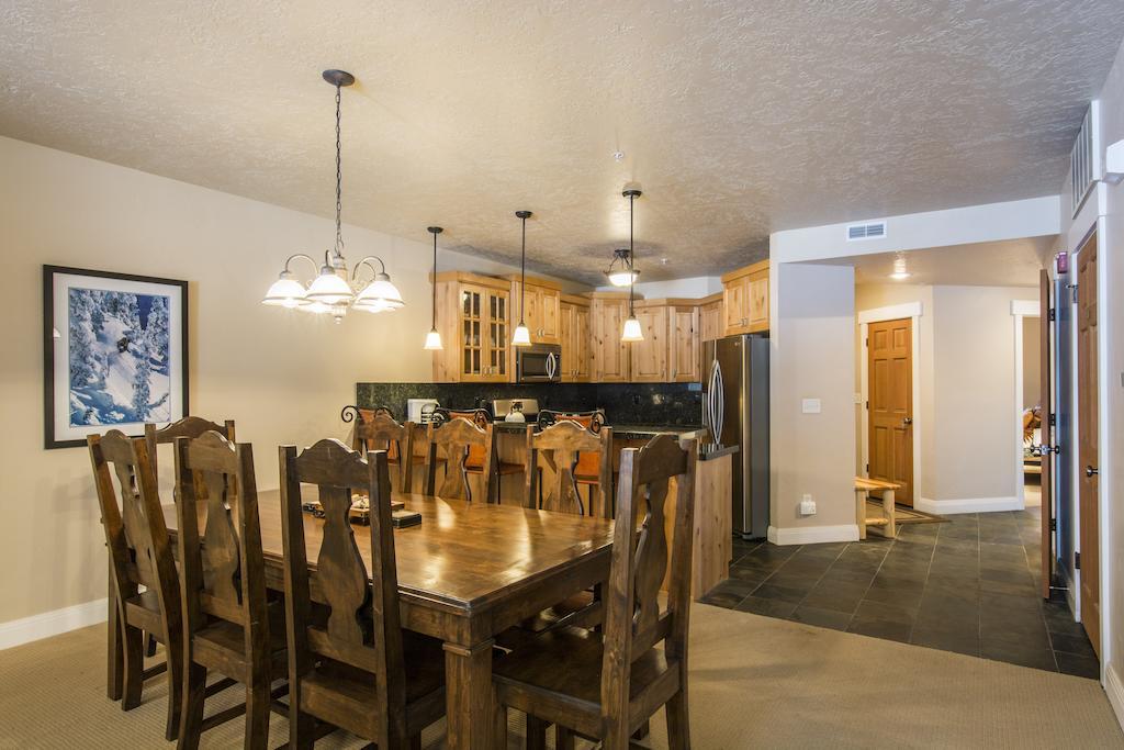 Town Point Condos By Park City Vacations Room photo